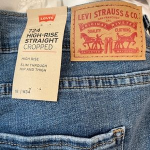 NWT Levi 724 High Rise Straight Cropped Jeans